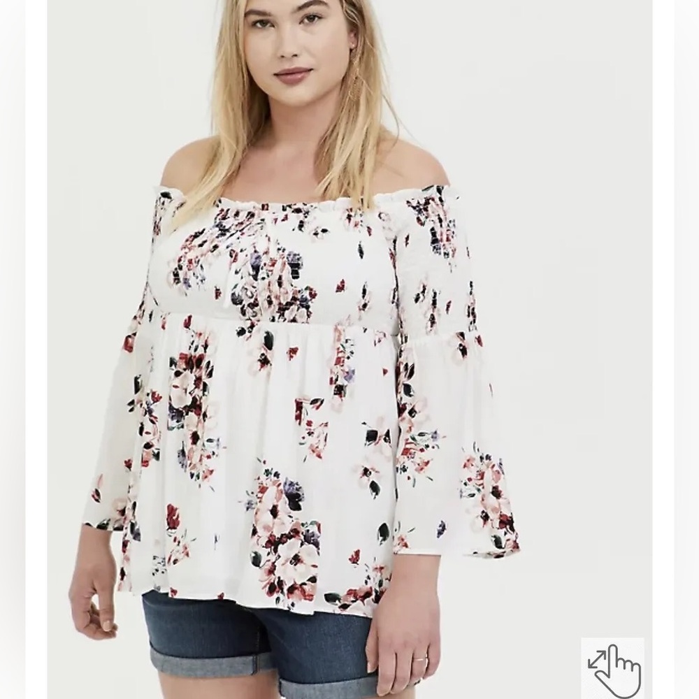 NWT Torrid Plus Size Off Shoulder Bell sleeve Floral Lace Up Blouse